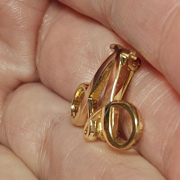 Vintage Avon Lady Award Gold Tone Initial Letter "A" Classic Pin Brooch - Picture 3 of 10